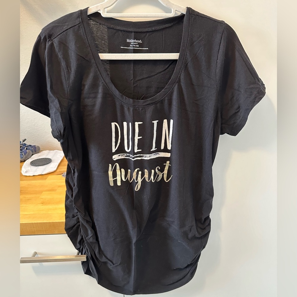 Due in August maternity tee